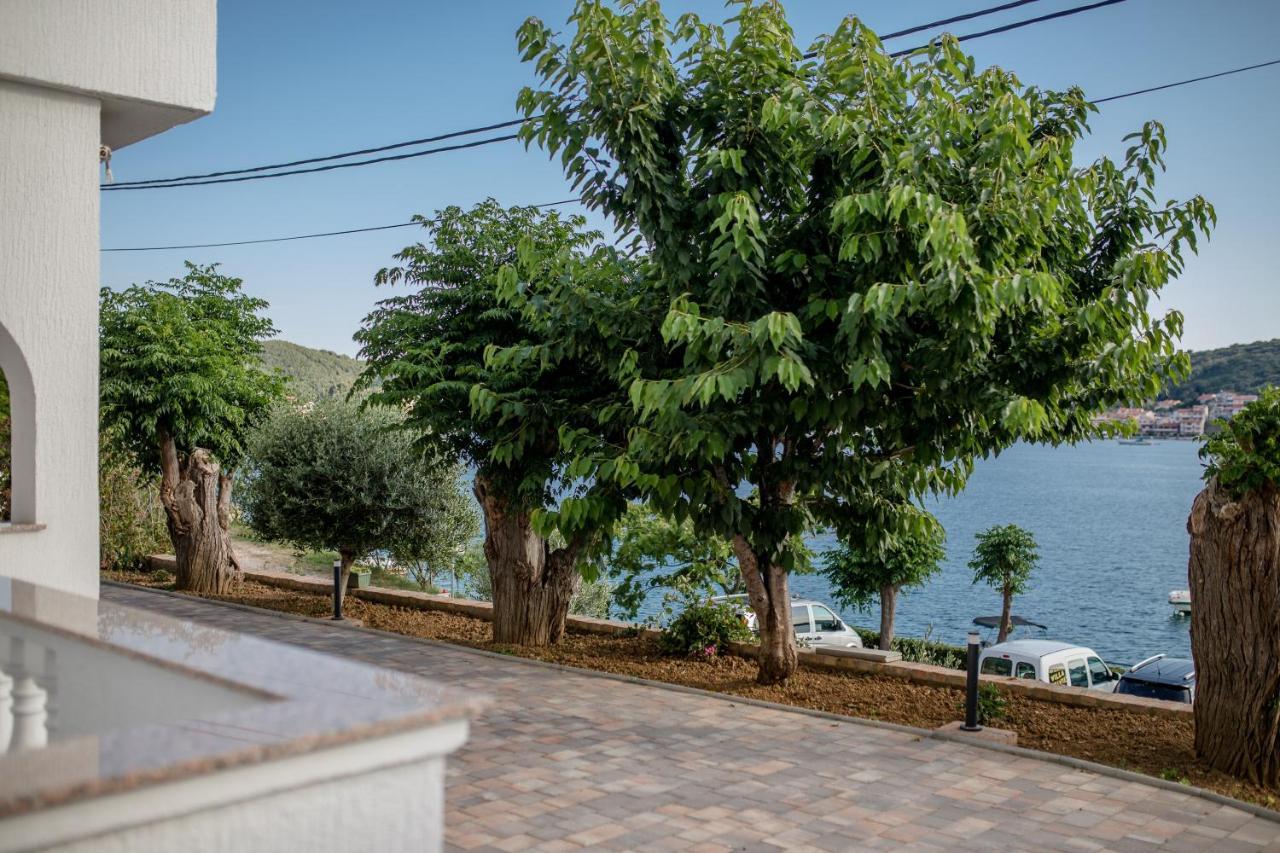 Apartments And Rooms By The Sea Supetarska Draga - Gornja, Rab - 11579 Εξωτερικό φωτογραφία
