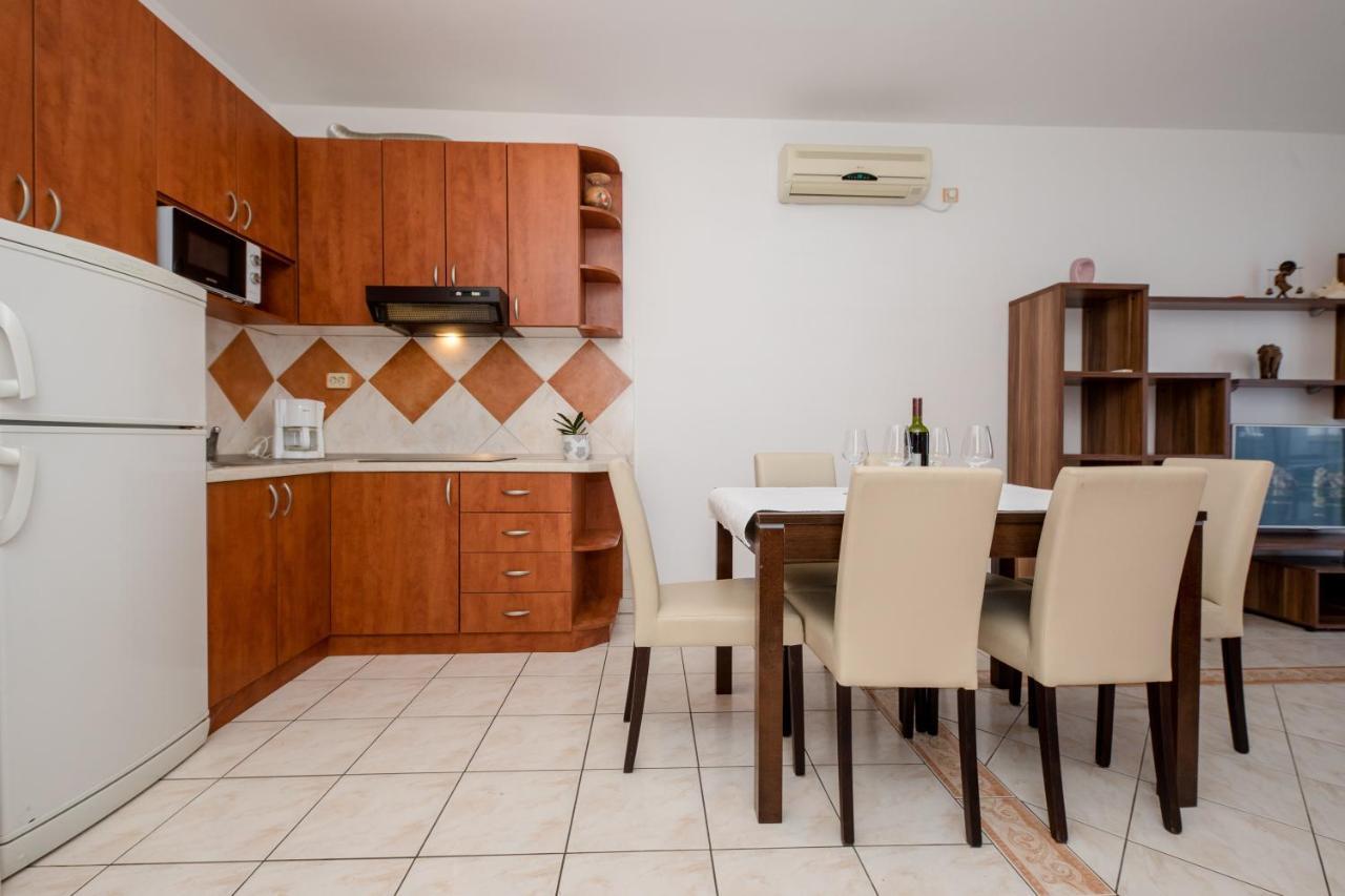 Apartments And Rooms By The Sea Supetarska Draga - Gornja, Rab - 11579 Εξωτερικό φωτογραφία