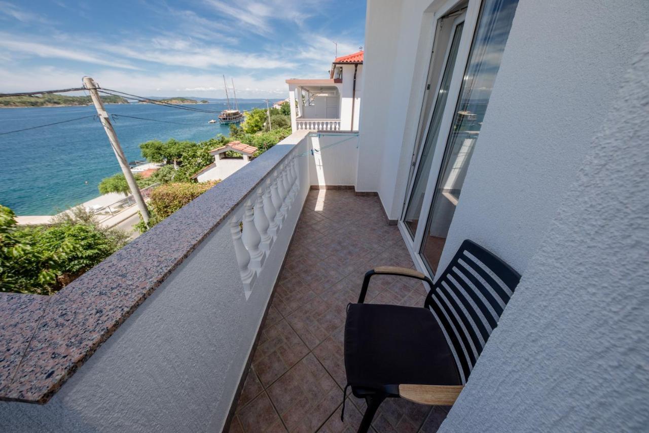 Apartments And Rooms By The Sea Supetarska Draga - Gornja, Rab - 11579 Εξωτερικό φωτογραφία