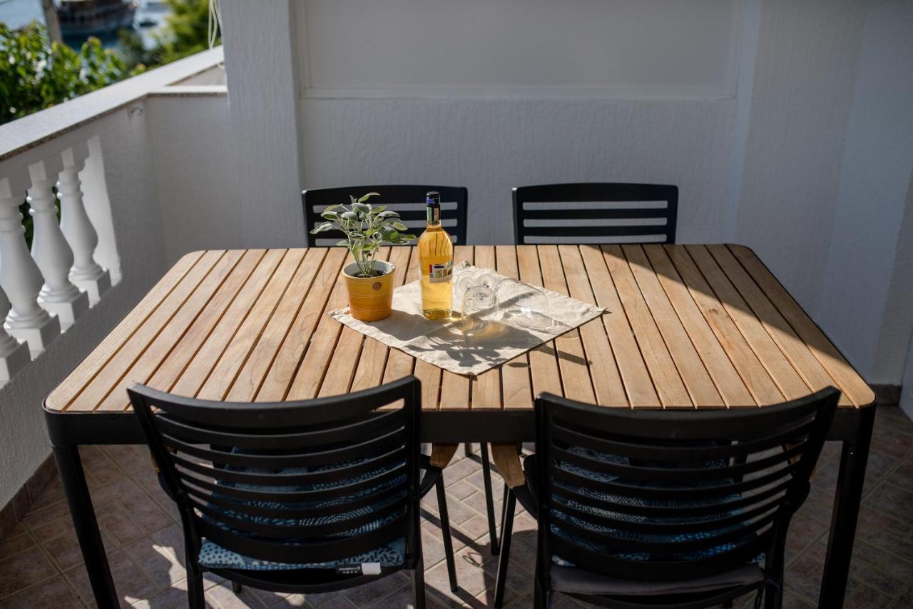 Apartments And Rooms By The Sea Supetarska Draga - Gornja, Rab - 11579 Εξωτερικό φωτογραφία