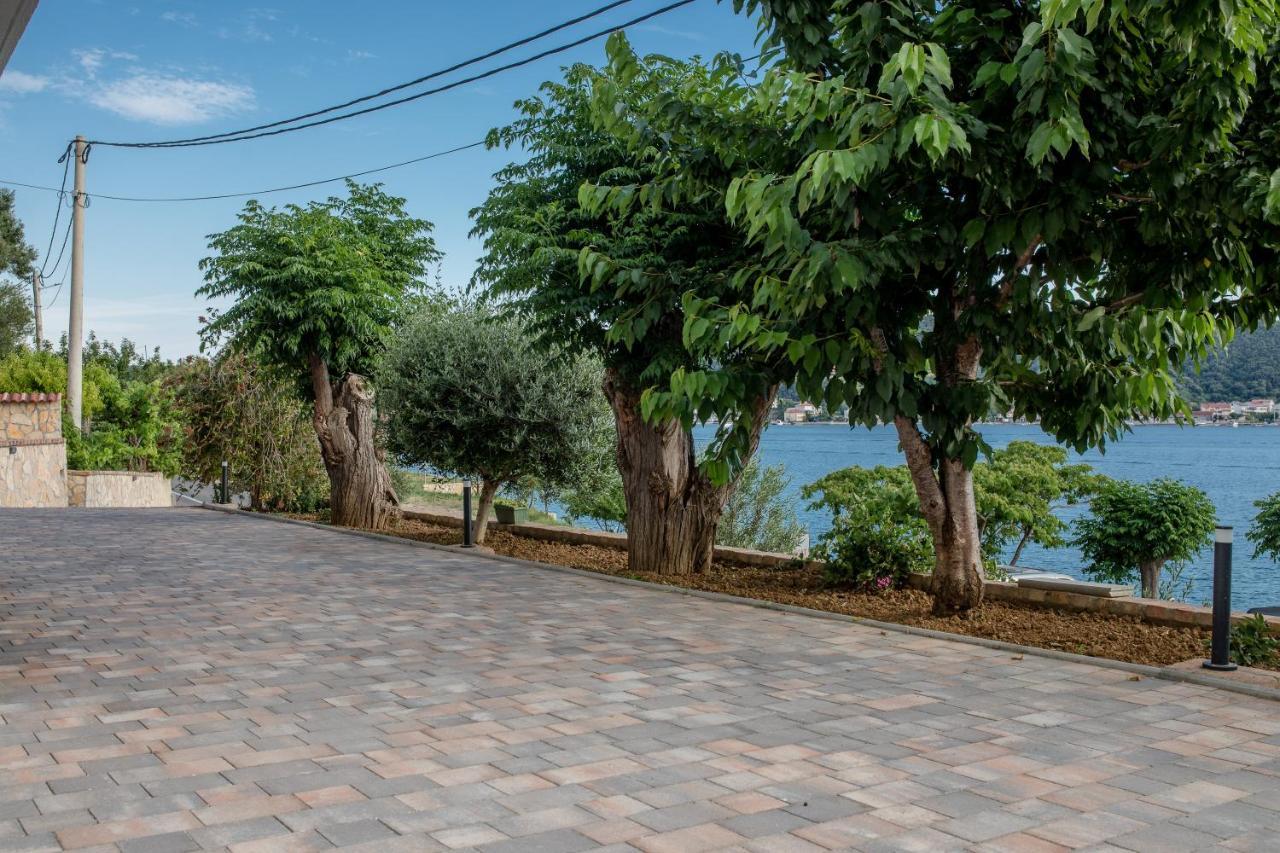 Apartments And Rooms By The Sea Supetarska Draga - Gornja, Rab - 11579 Εξωτερικό φωτογραφία