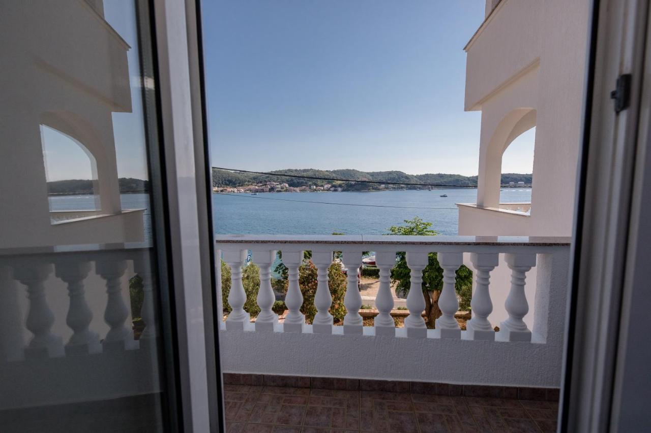 Apartments And Rooms By The Sea Supetarska Draga - Gornja, Rab - 11579 Εξωτερικό φωτογραφία