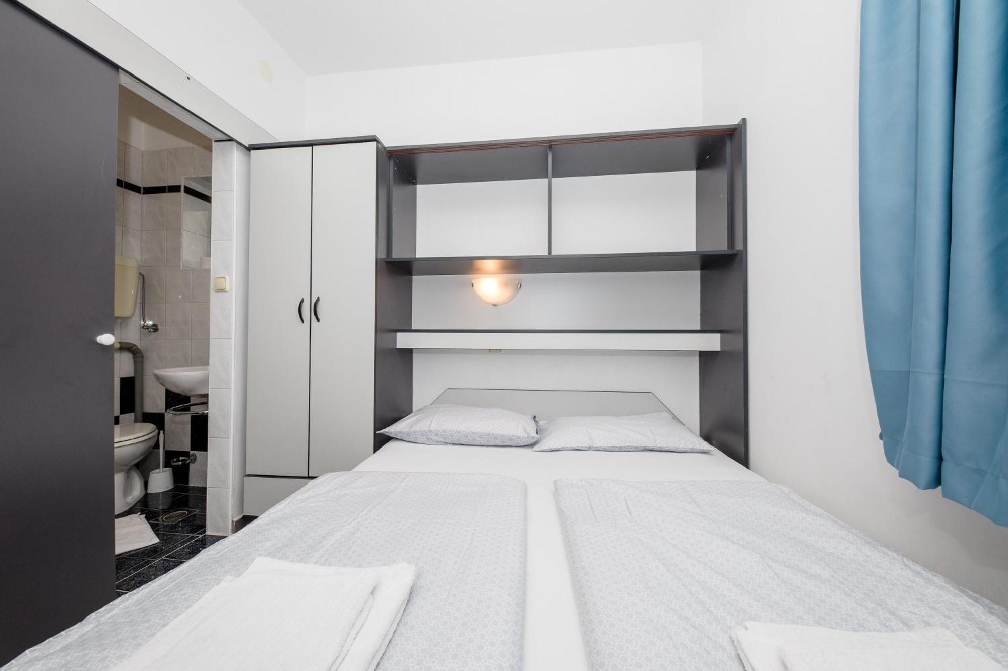 Apartments And Rooms By The Sea Supetarska Draga - Gornja, Rab - 11579 Δωμάτιο φωτογραφία